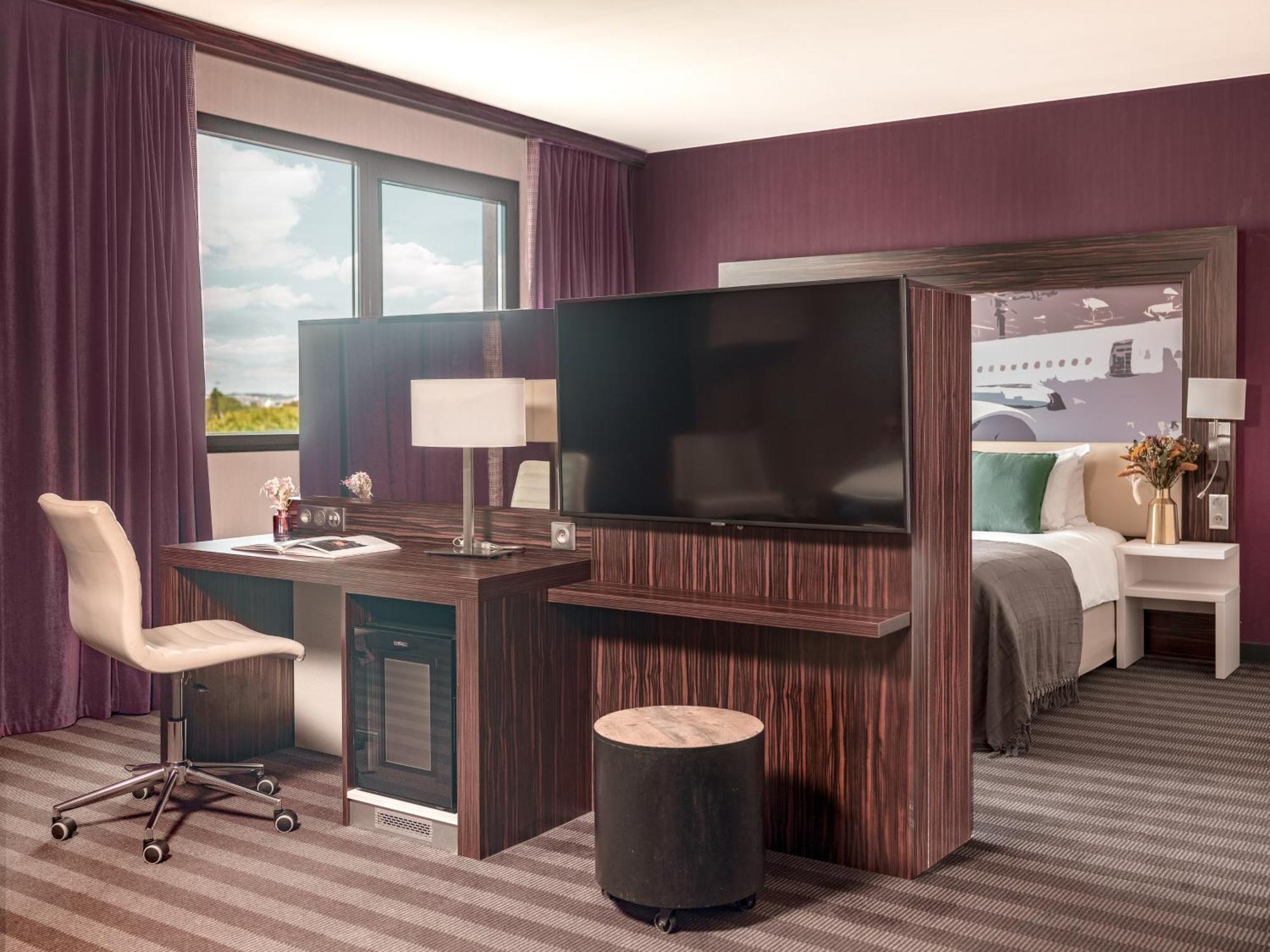Toulouse Airport By Ihg